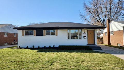 21425 Parkway Street St Clair Shores City MI 48082