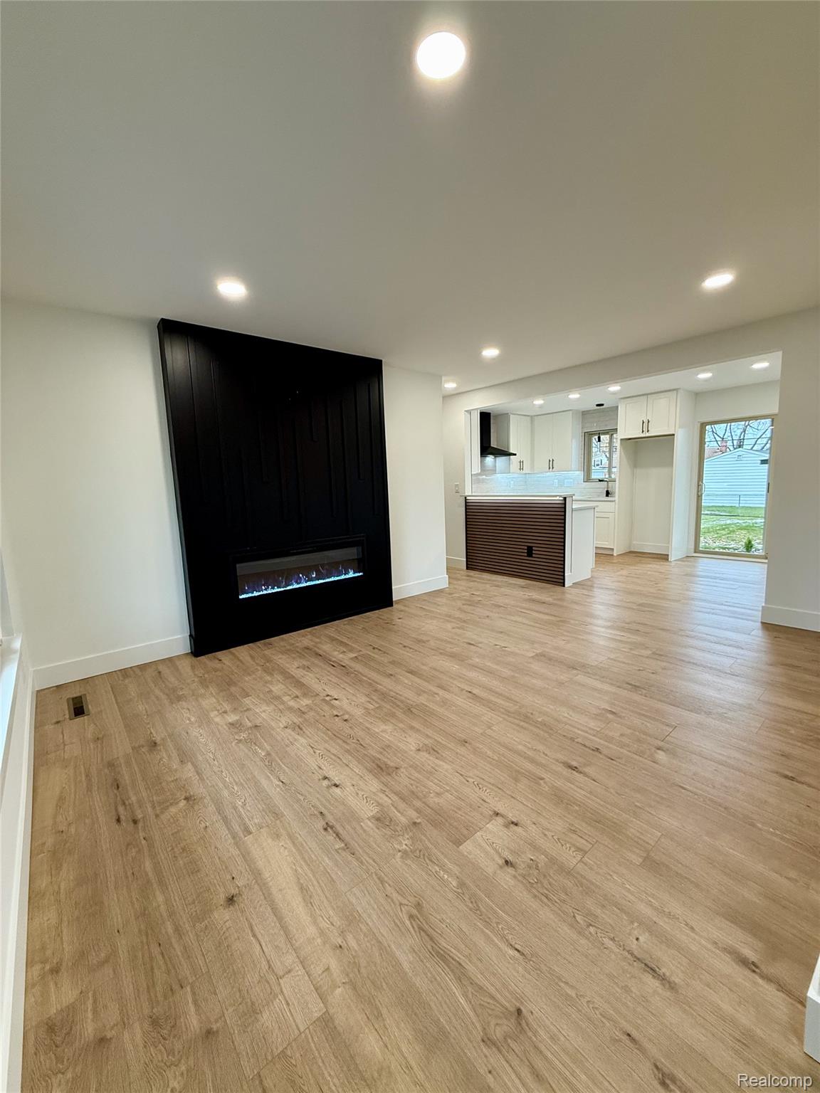 21425 Parkway Street