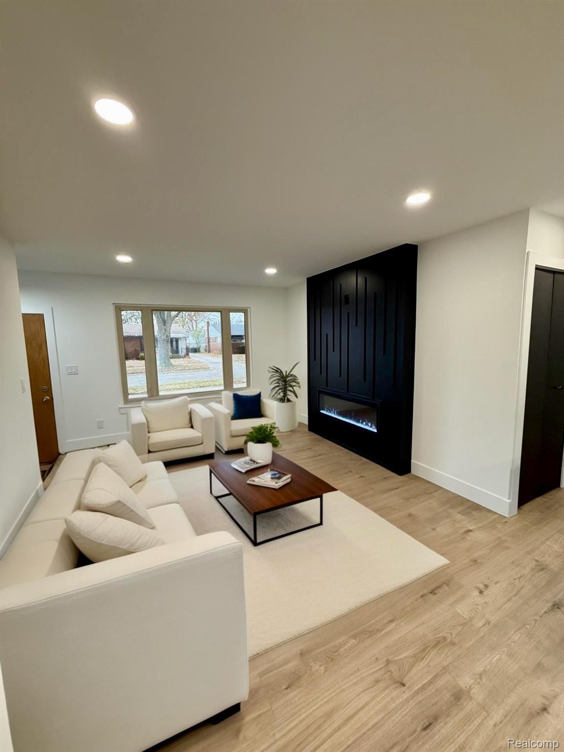 21425 Parkway Street