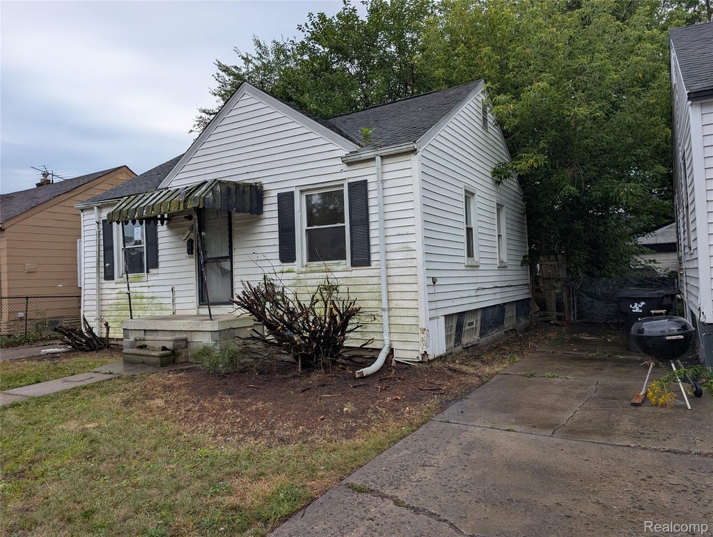 Photo of 20030 McCormick Street, Detroit City, MI 48224 (MLS # 20261071654)