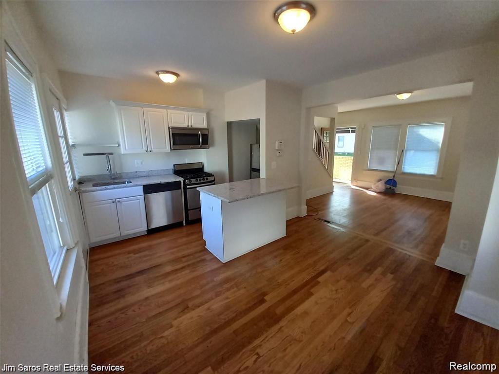 1080 #15008 Wayburn Street