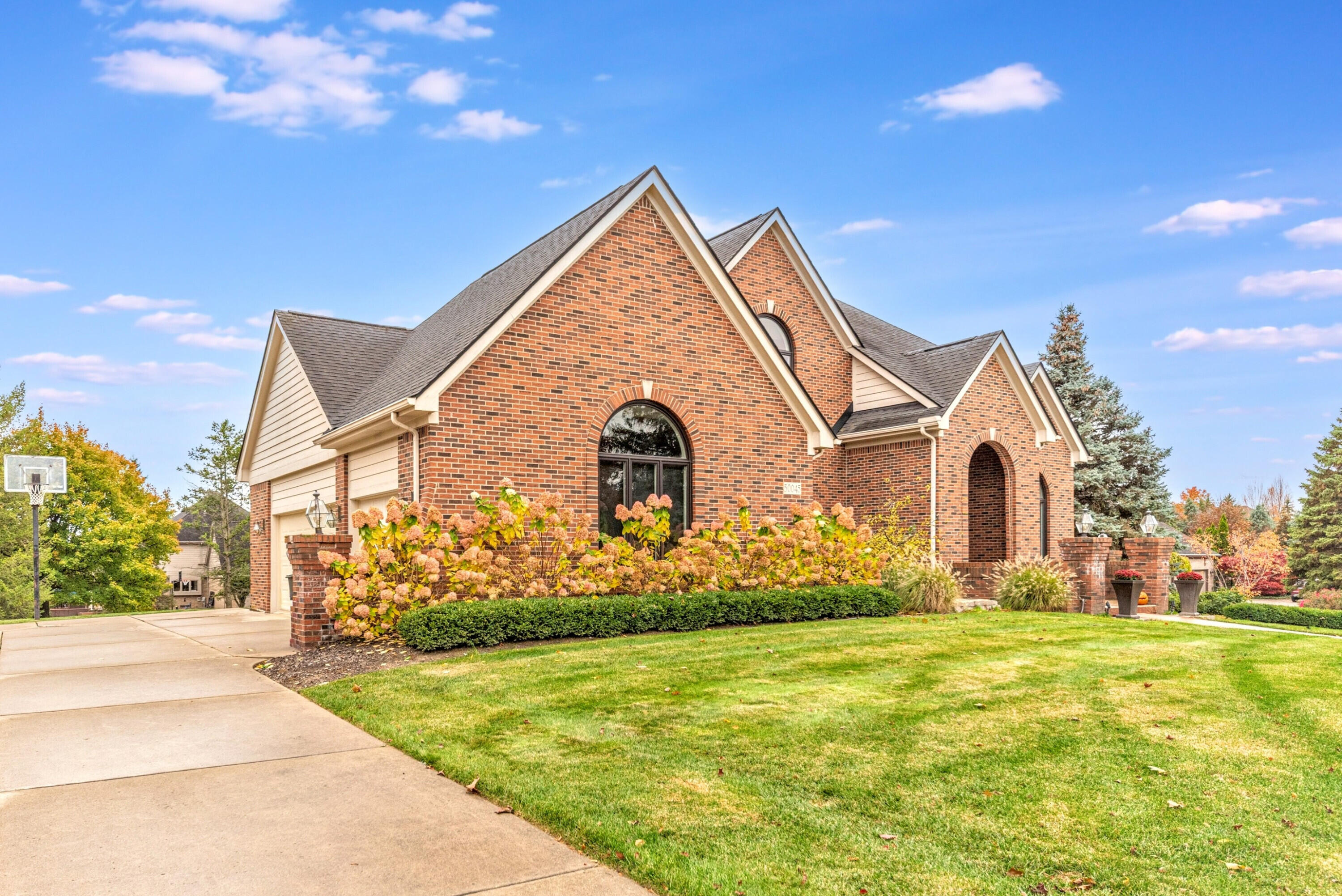 50045 Standish Court