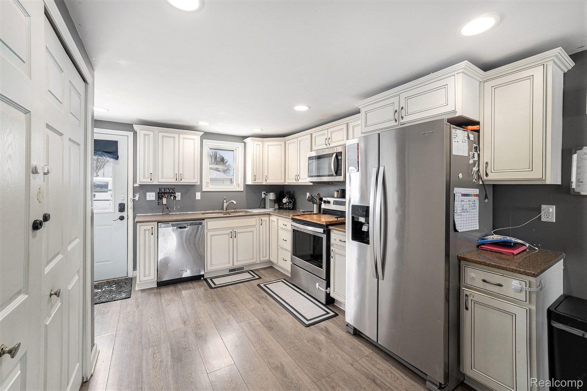 G4203 Van Slyke Road