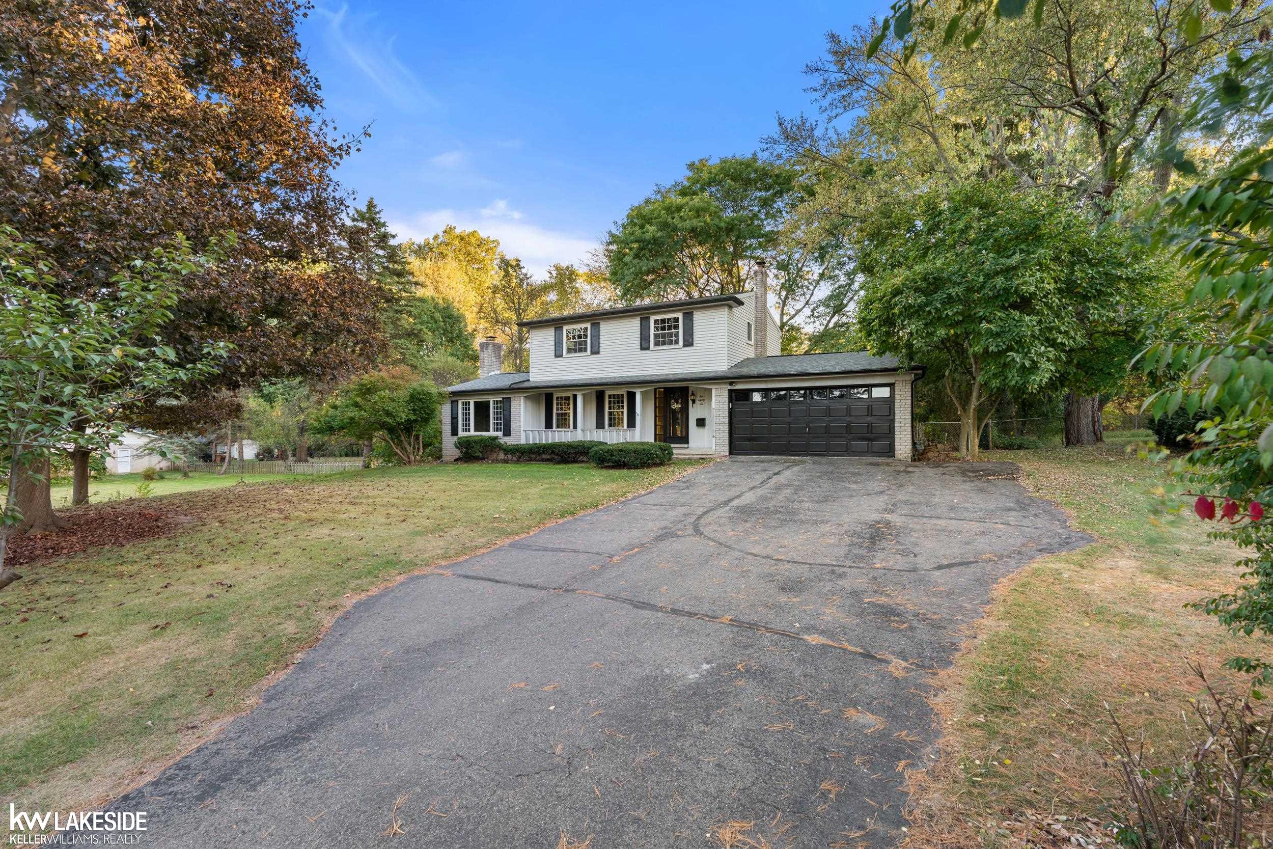 1086 E Silverbell Road