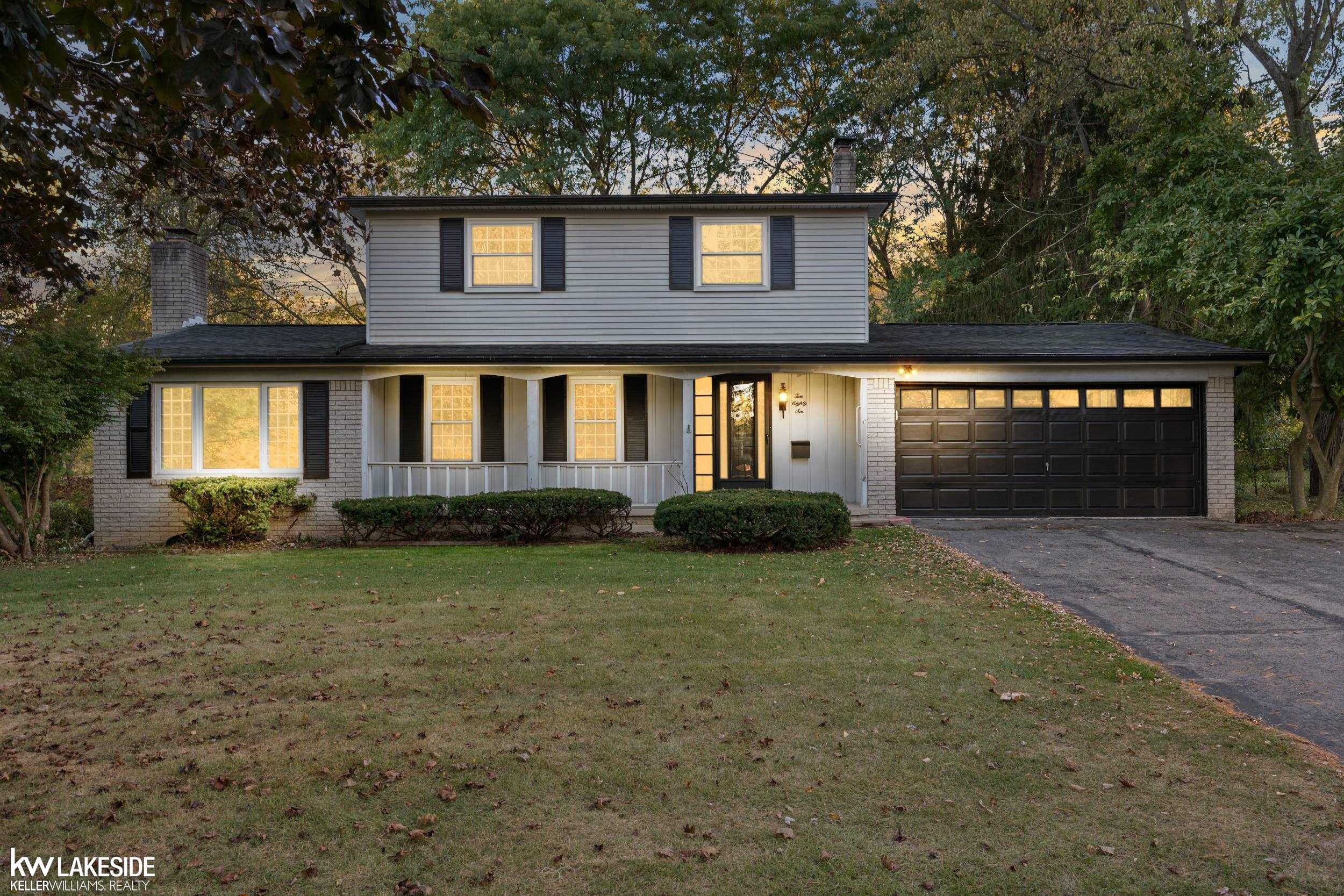 1086 E Silverbell Road