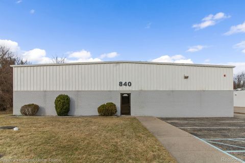 840 WHITNEY Drive Lapeer City MI 48446