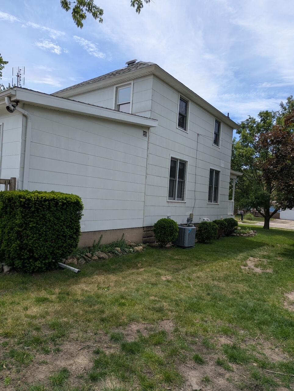 9567 Maplewood Avenue