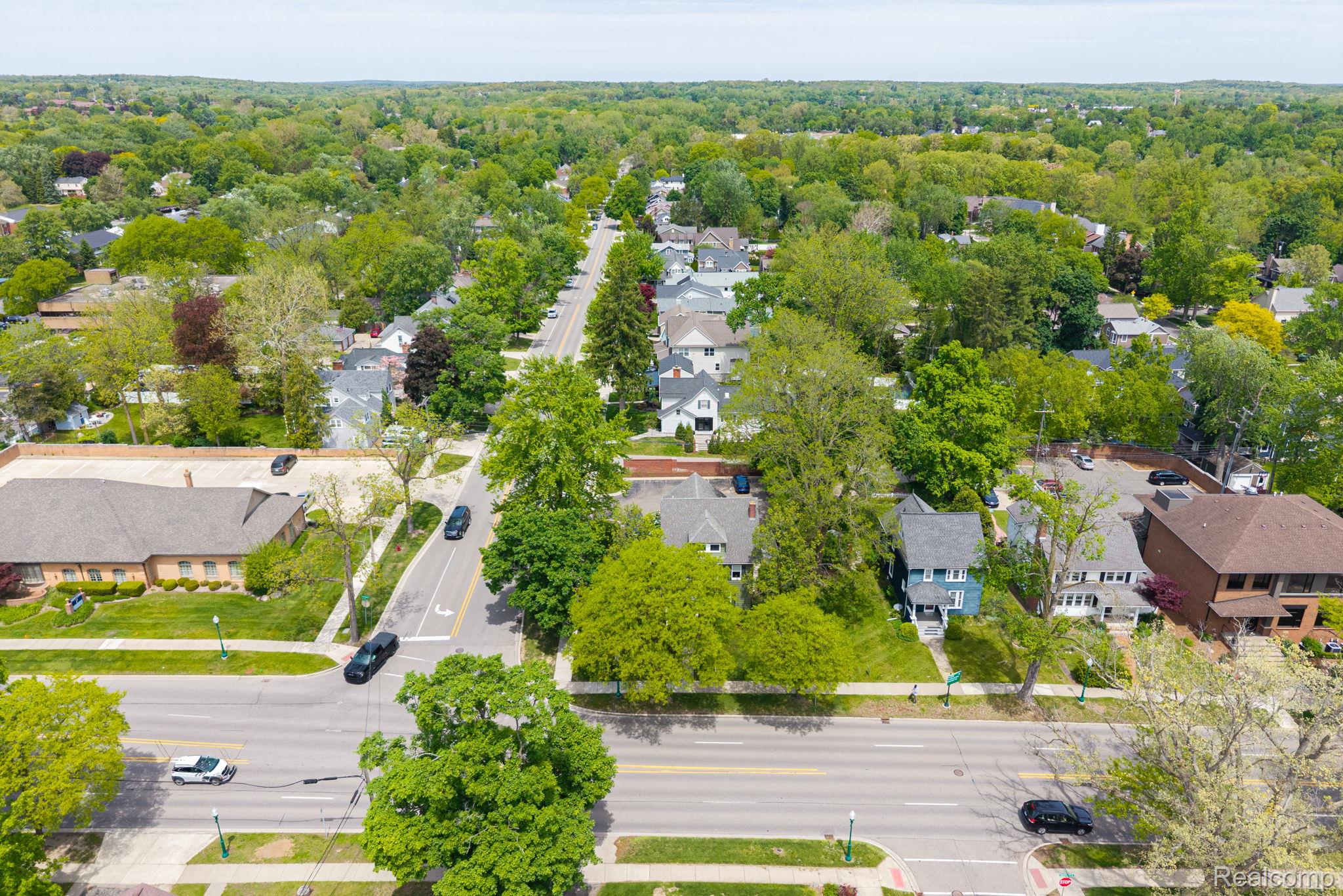 640 W University Drive