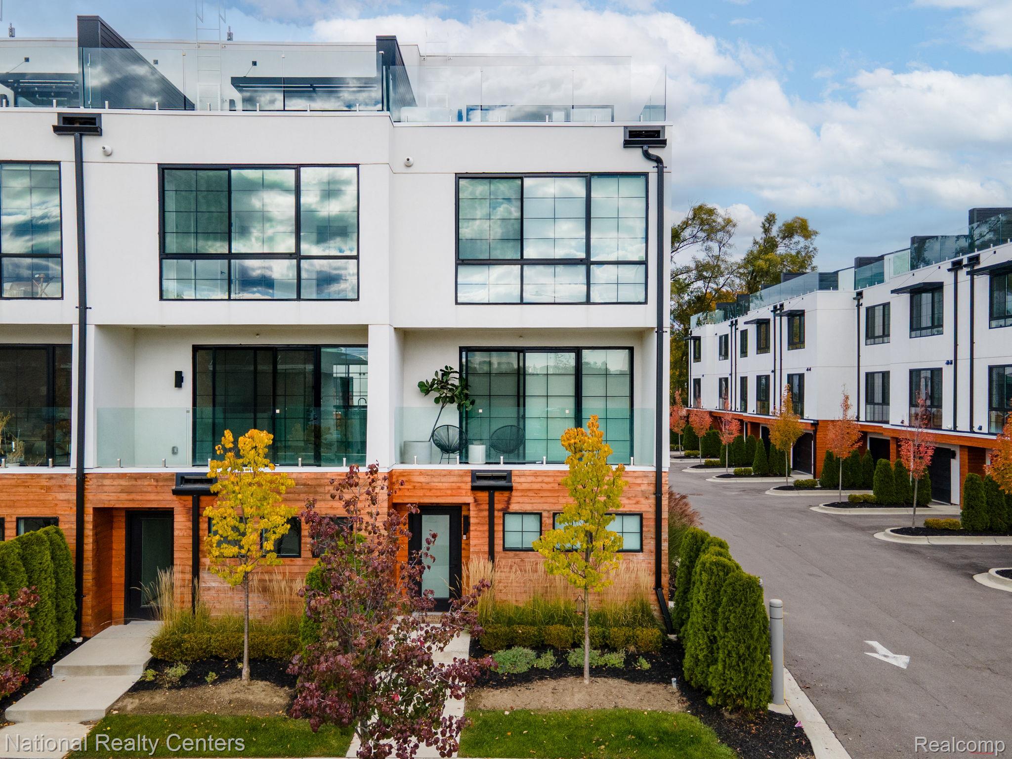 533 E Harrison Avenue 35