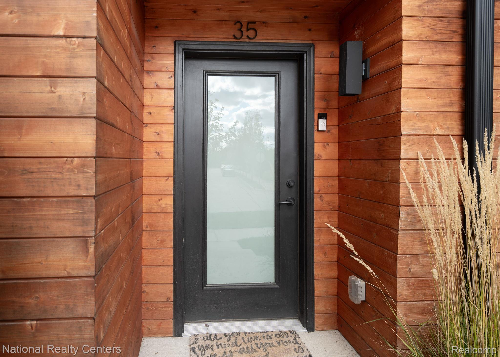 533 E Harrison Avenue 35