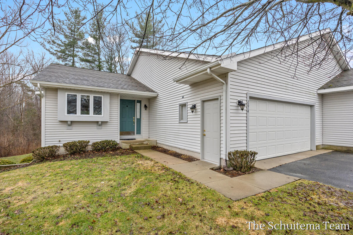 2614 Rolling Ridge Lane NW