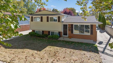 496 Langley Boulevard Clawson City MI 48017