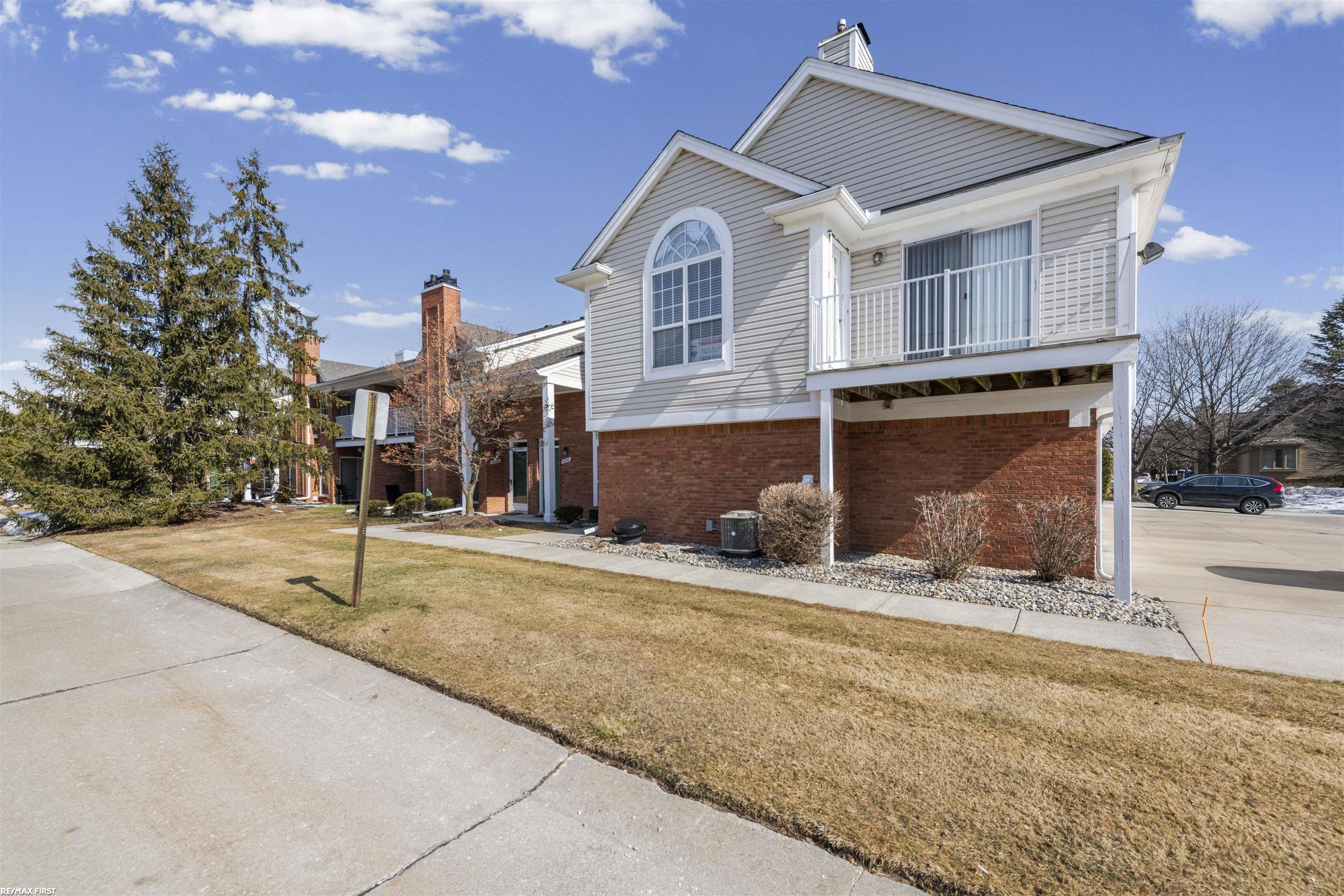 52244 STONERIDGE Drive