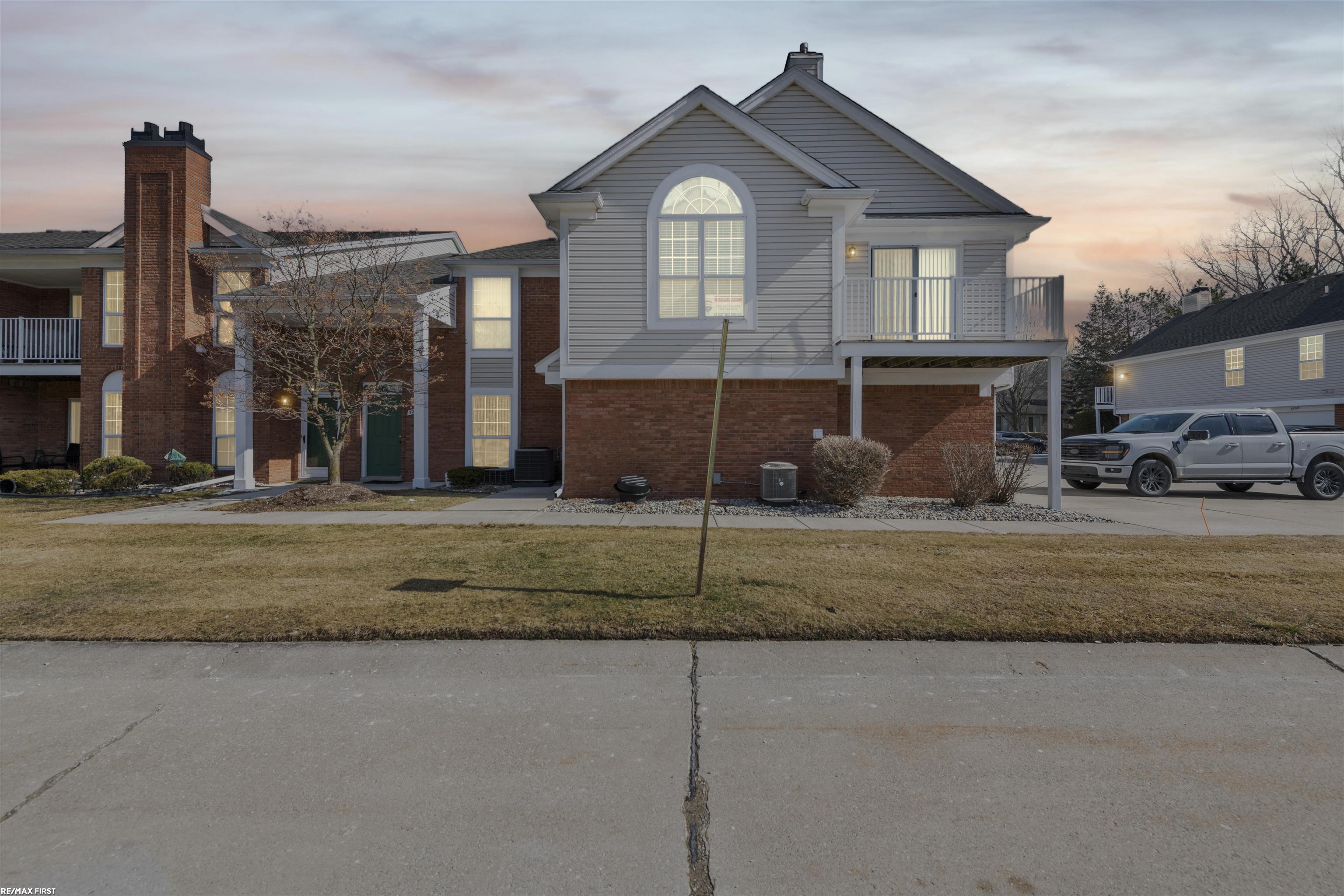 52244 STONERIDGE Drive