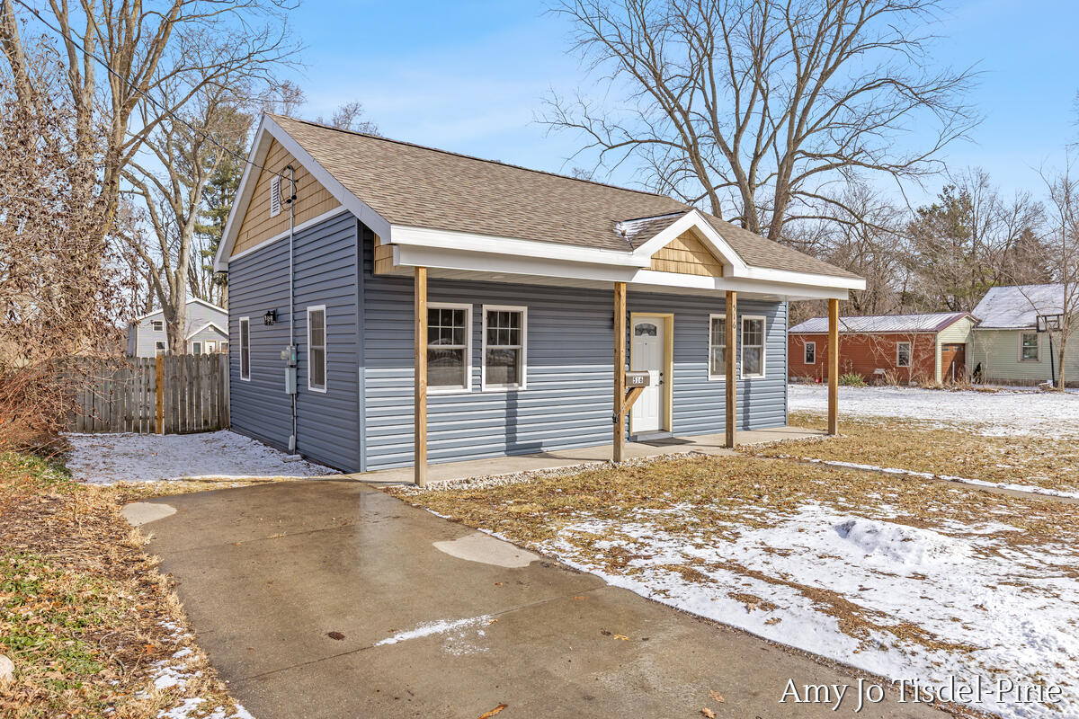 516 W Montcalm Street