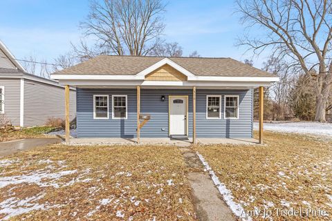516 W Montcalm Street Montcalm Township MI 48838