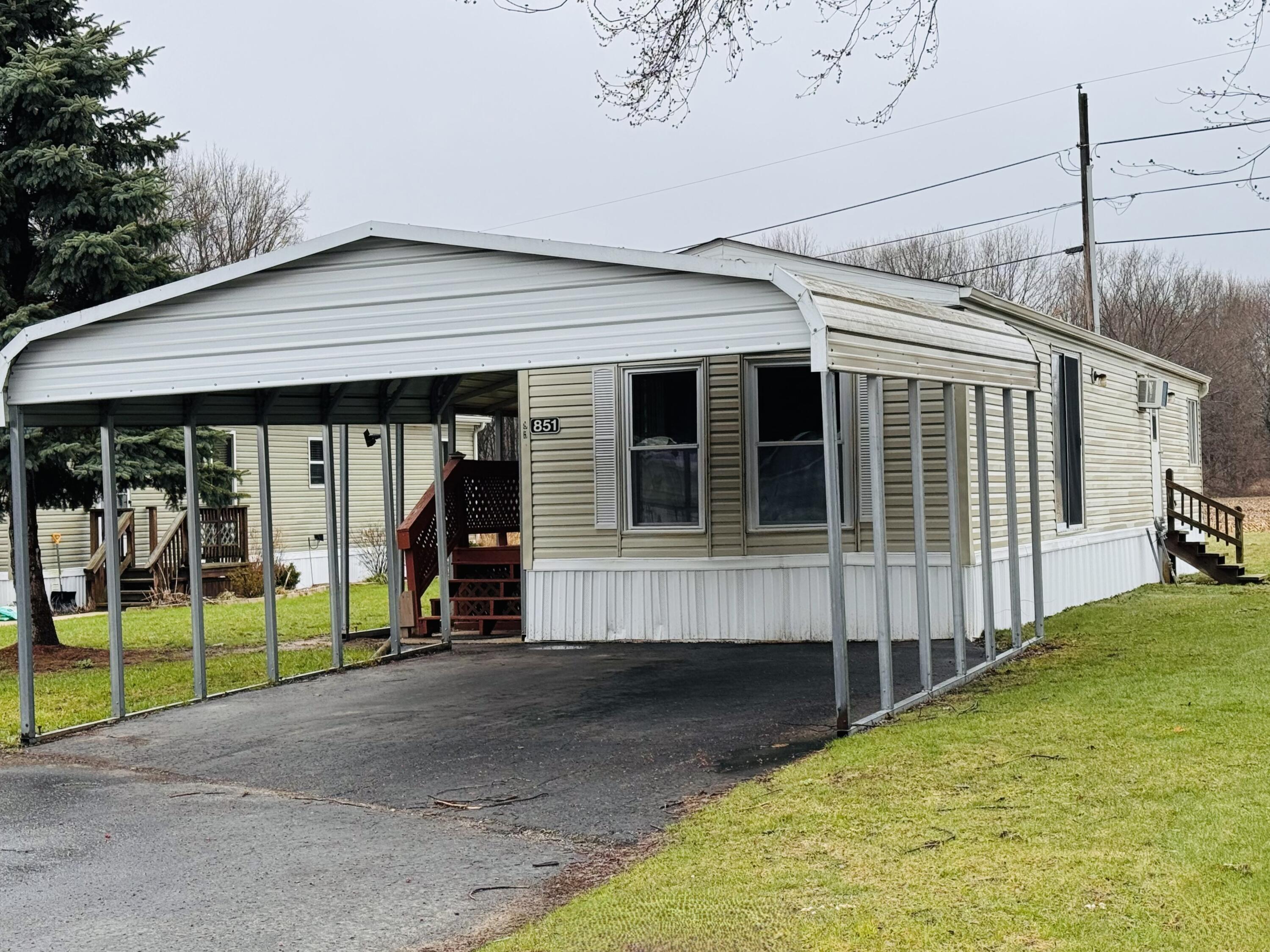 851 Mobile Boulevard 4