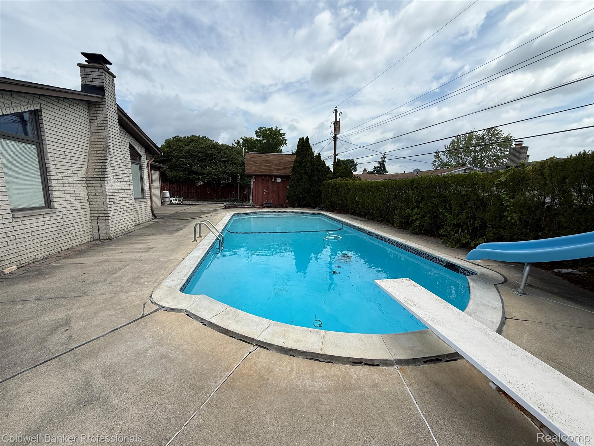 36544 Thomas Drive