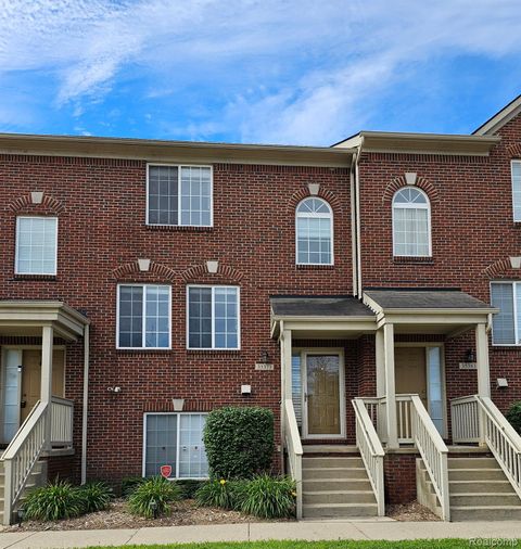 35373 FOREST Street Wayne City MI 48184