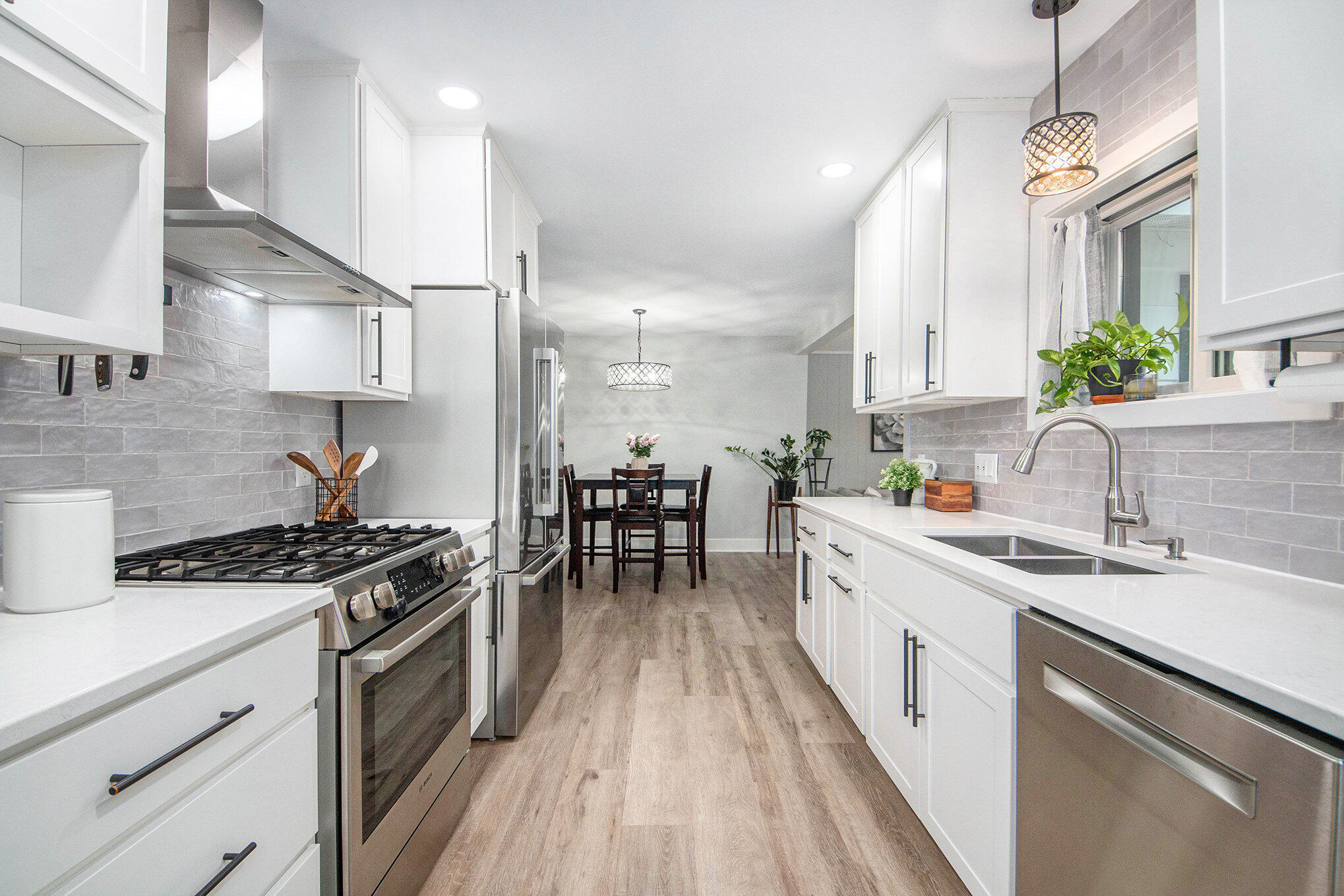 2016 Engleside Drive SE