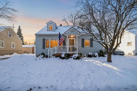 Photo of 1203 N Williams Street, Bay City City, MI 48706 (MLS # 61050196133)