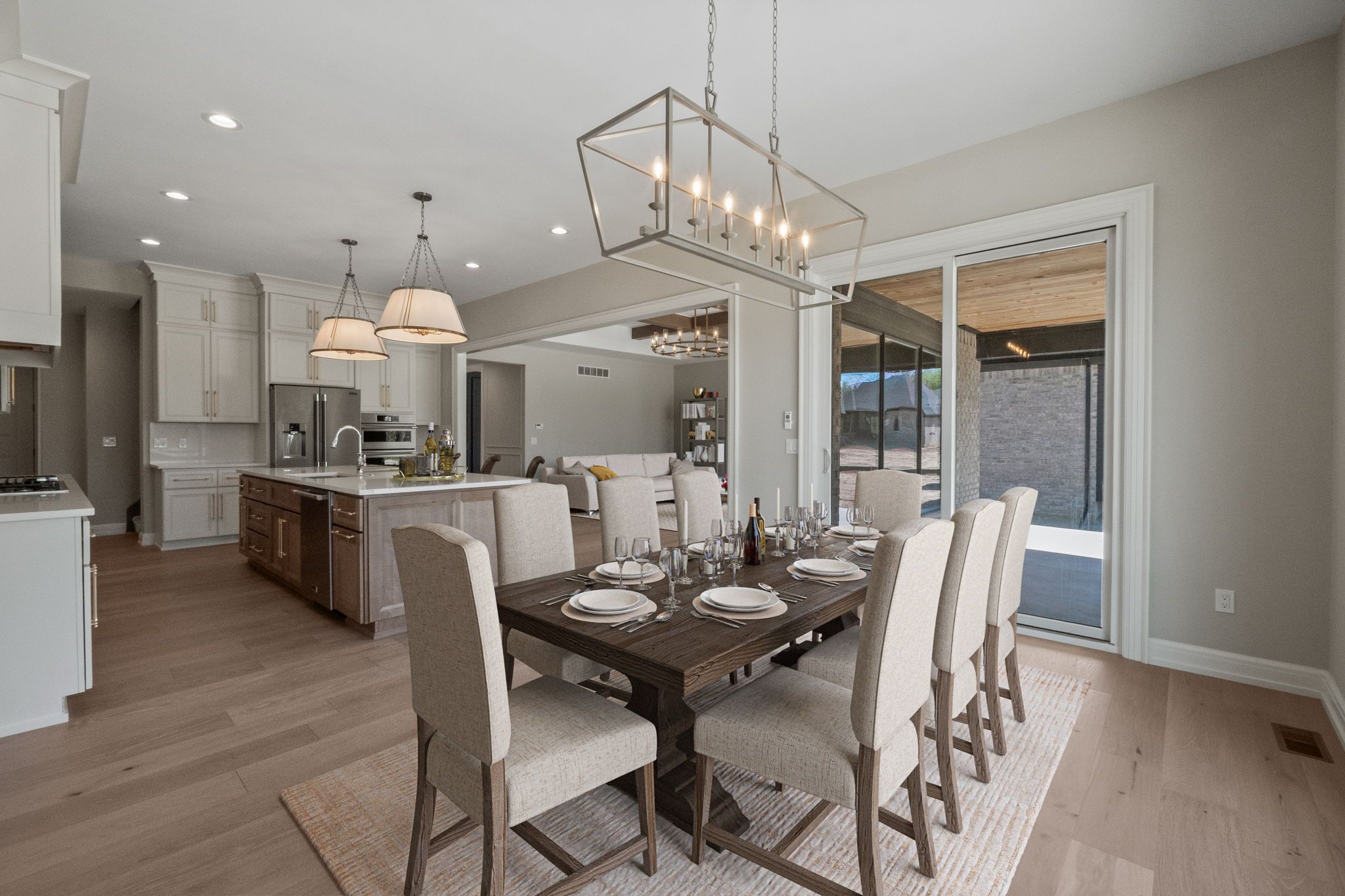 13935 ARTHUR Court