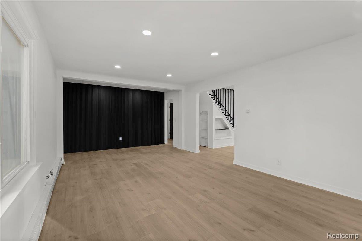 20960 Westhampton Avenue