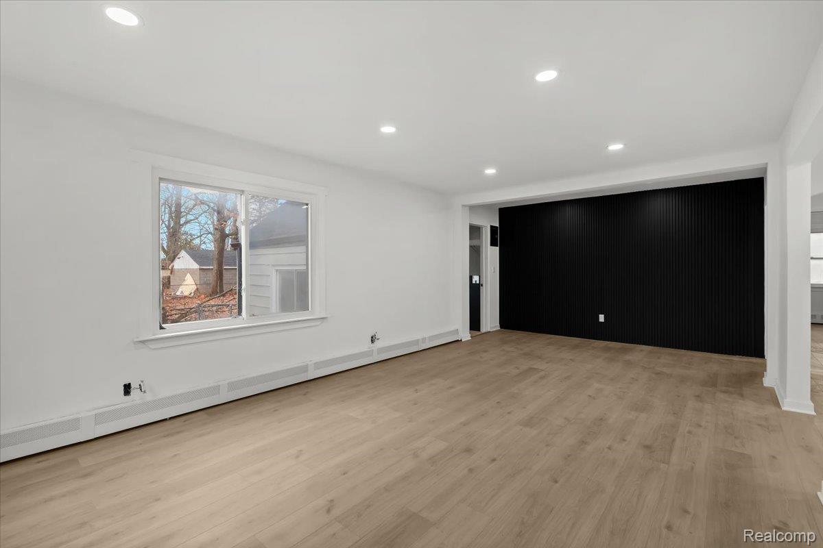 20960 Westhampton Avenue