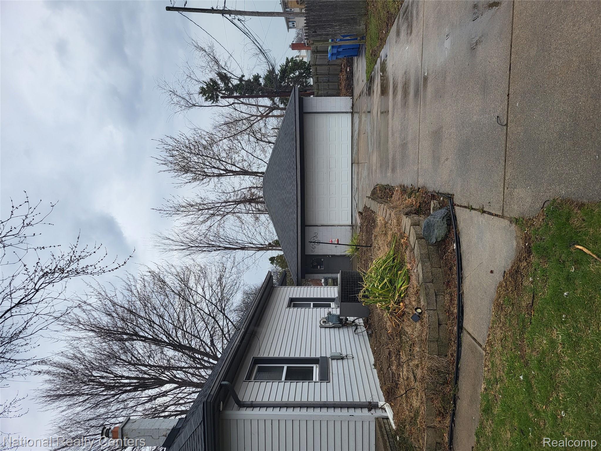 29780 Lorraine Avenue