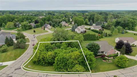 13042 KEWEENAW Court Fenton Charter Township MI 48451