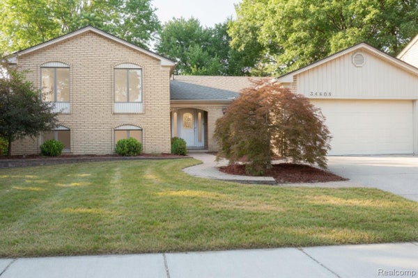 34608 PINEHURST DR, LIVONIA, MI 48154 - Image 5a5f85fe2e8285d7a9d988861ca74ef3/311153744