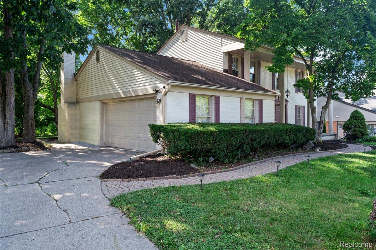 2196 Willow Leaf Drive