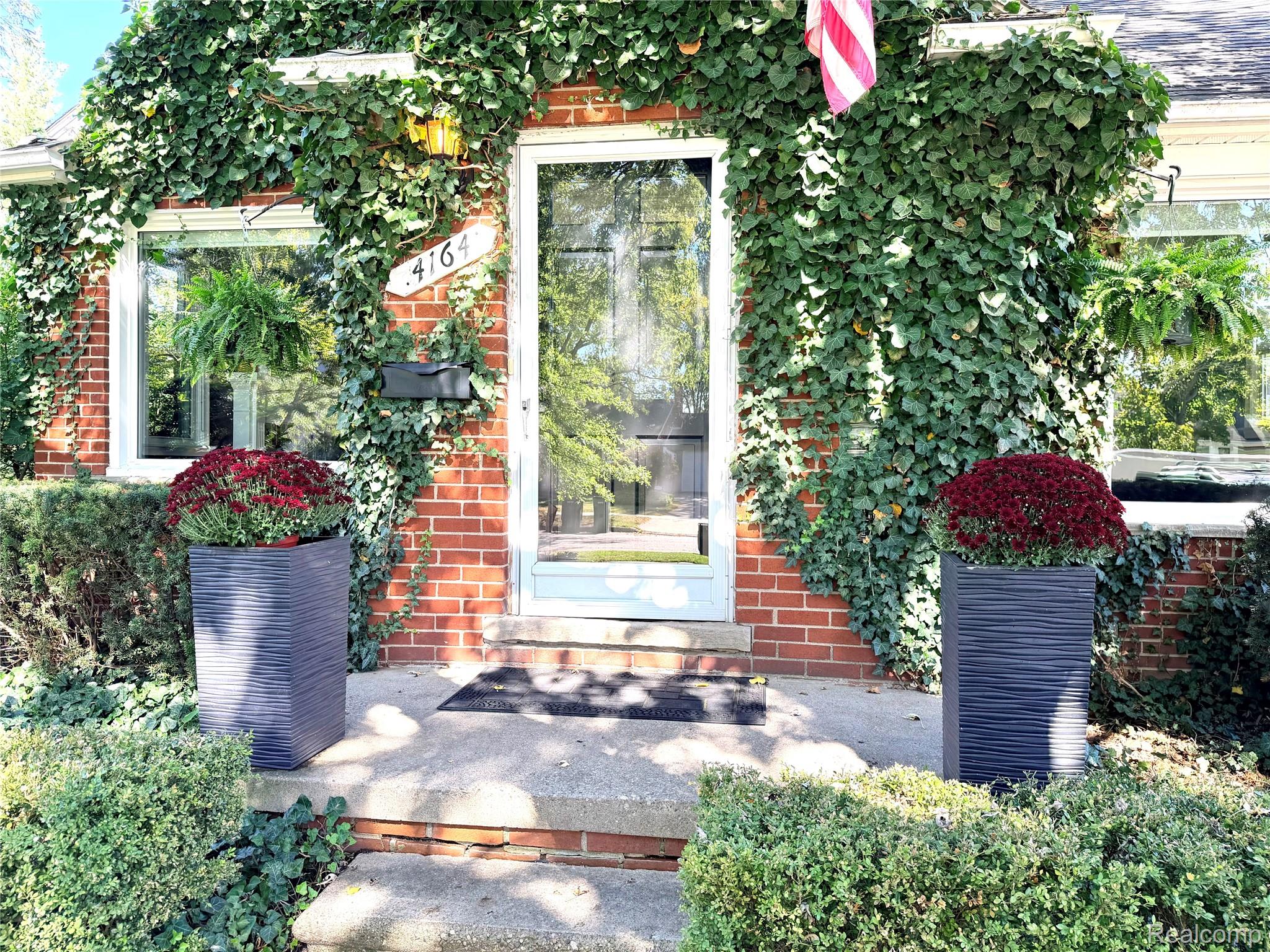 4164 Seminole Drive