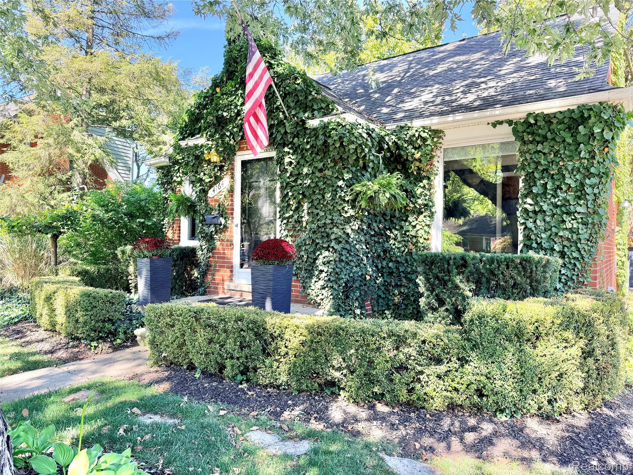 4164 Seminole Drive
