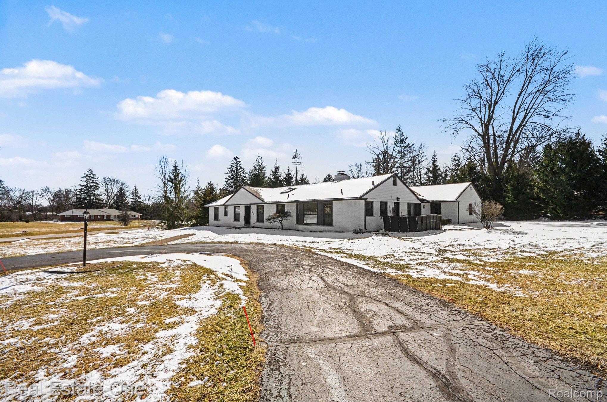 3861 Wedgewood Drive