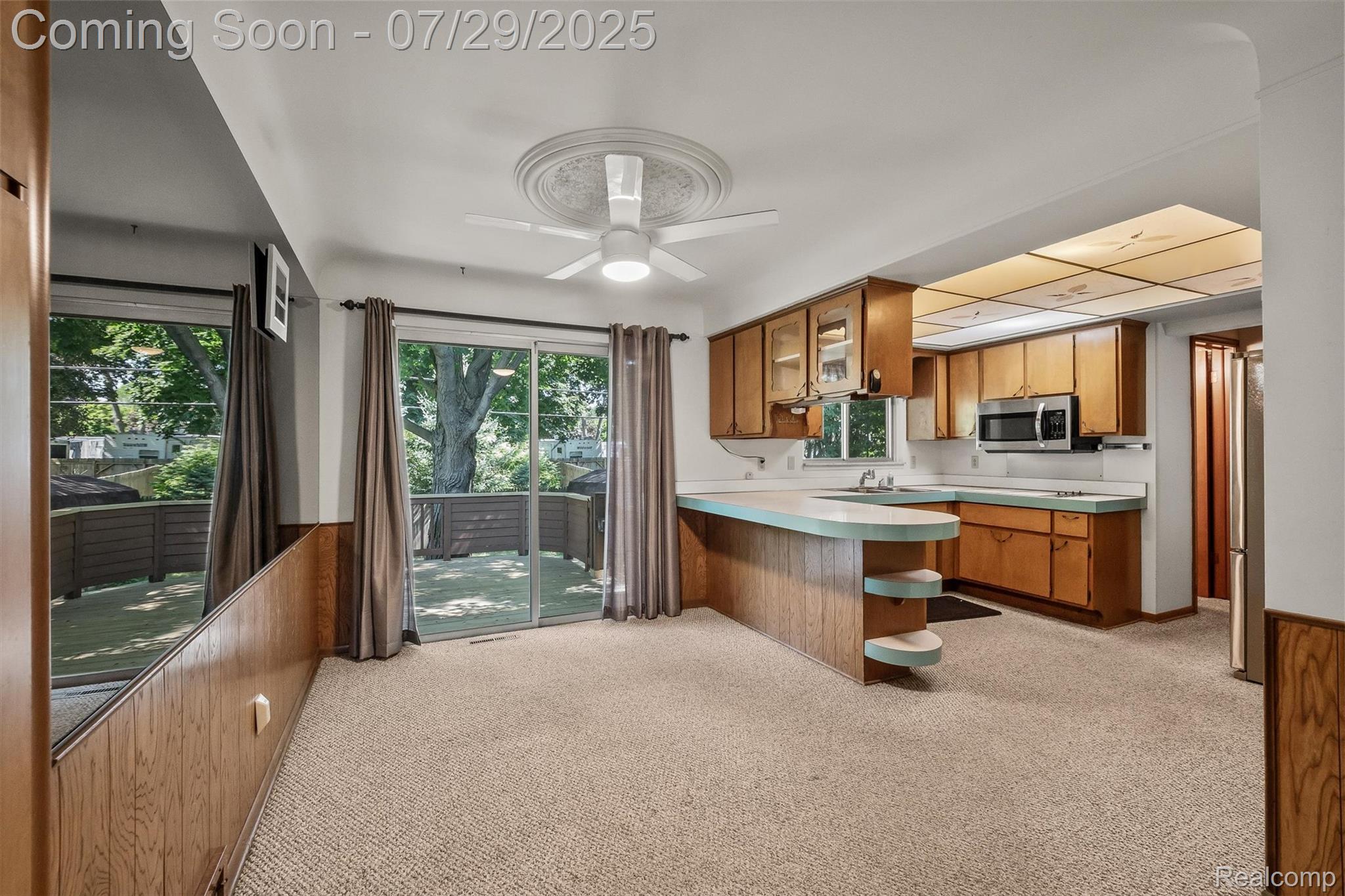 2550 W Walton Boulevard