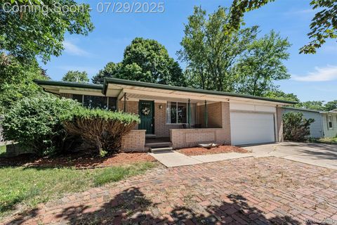 2550 W Walton Boulevard Waterford Charter Township MI 48329