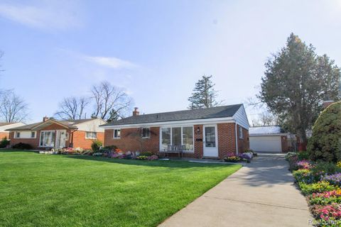 26923 Constance Avenue Dearborn Heights City MI 48127