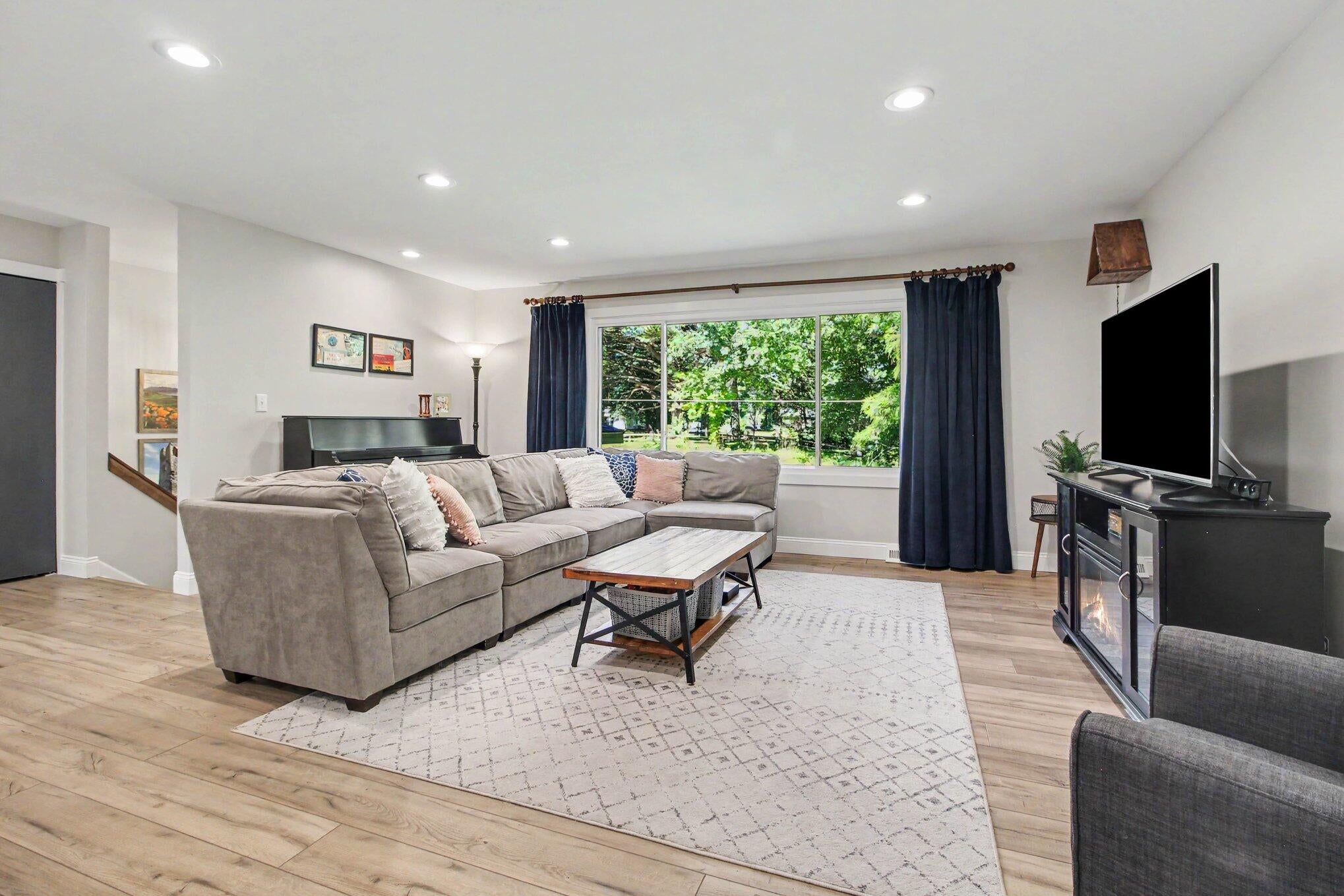 3557 Valentine Road