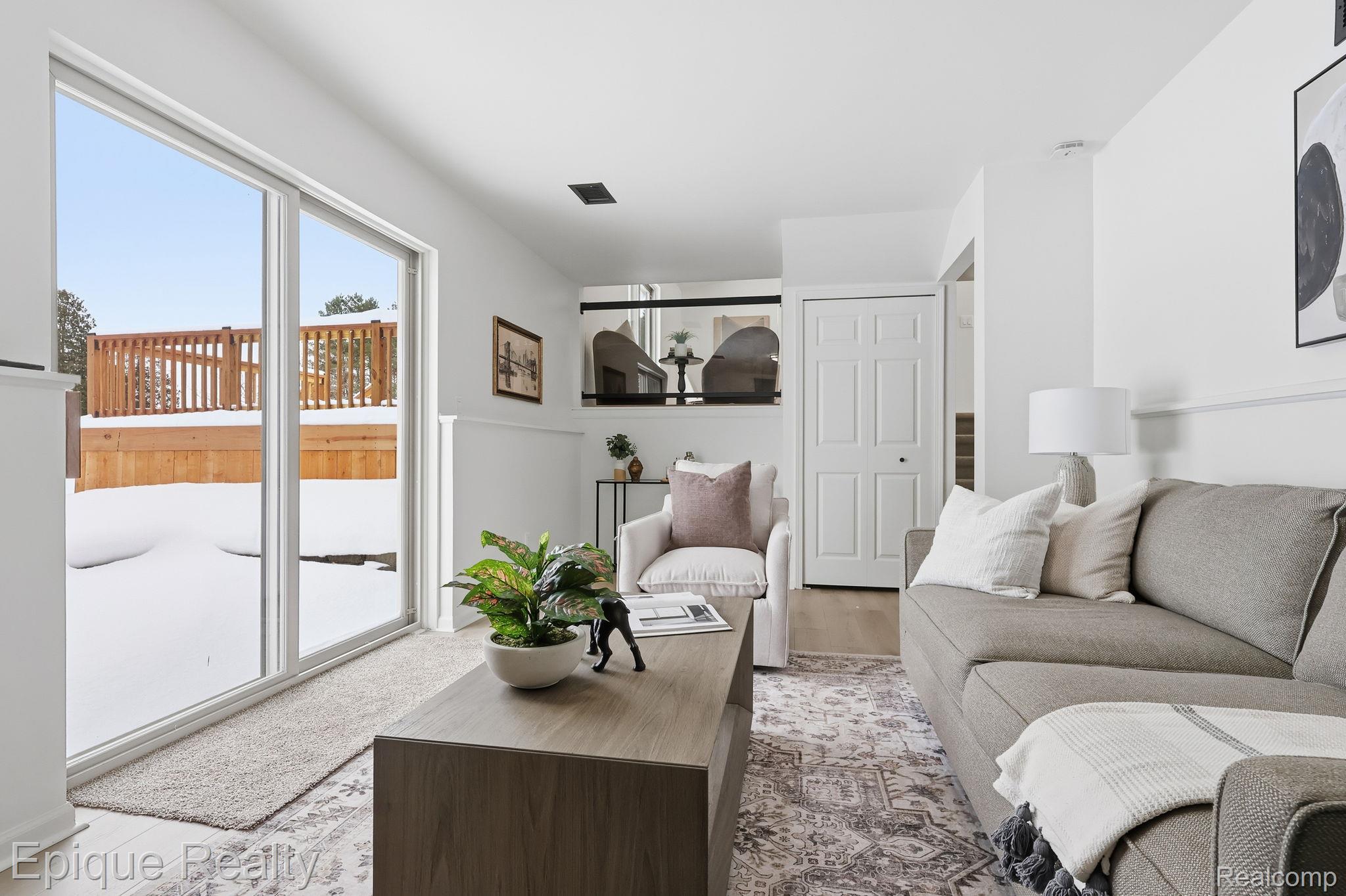 1365 Thistleridge Drive