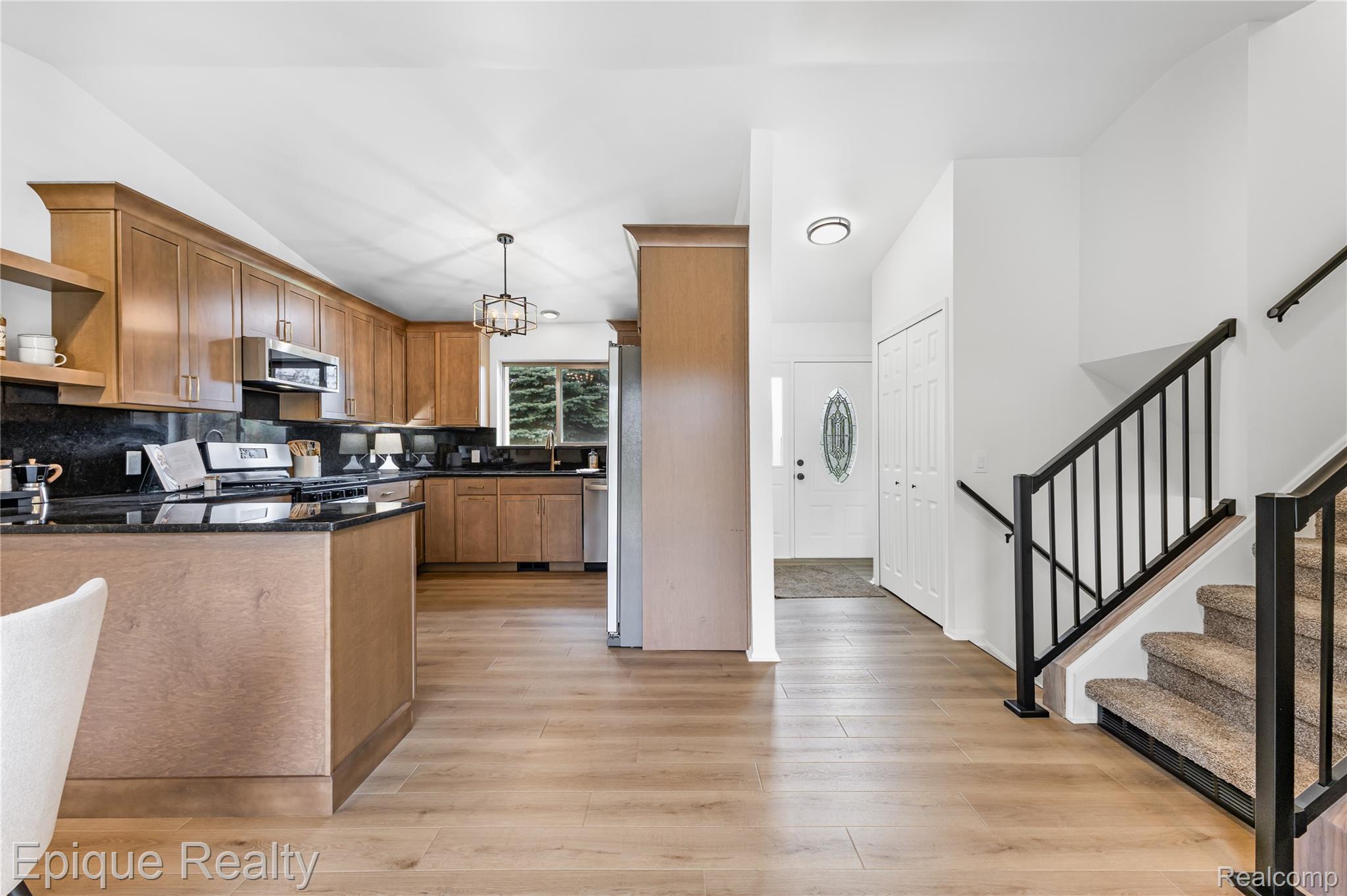 1365 Thistleridge Drive