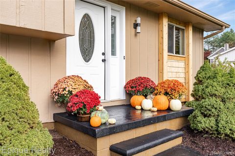 1365 Thistleridge Drive Groveland Township MI 48442