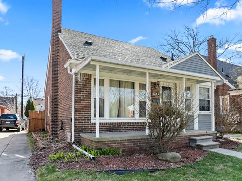 8242 RIVERDALE Street Dearborn Heights City Wayne MI 48127