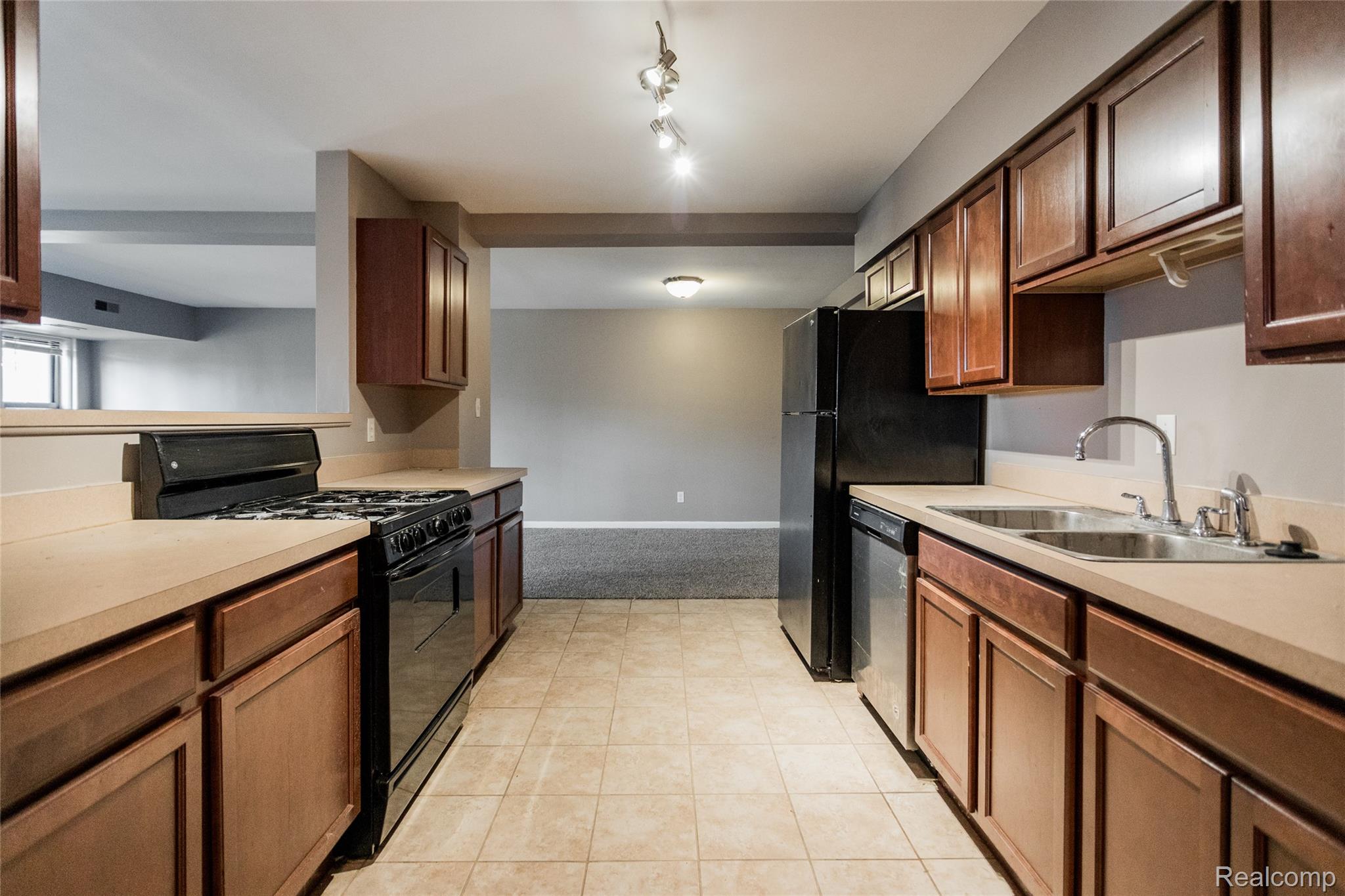 2900 E Jefferson Avenue A1