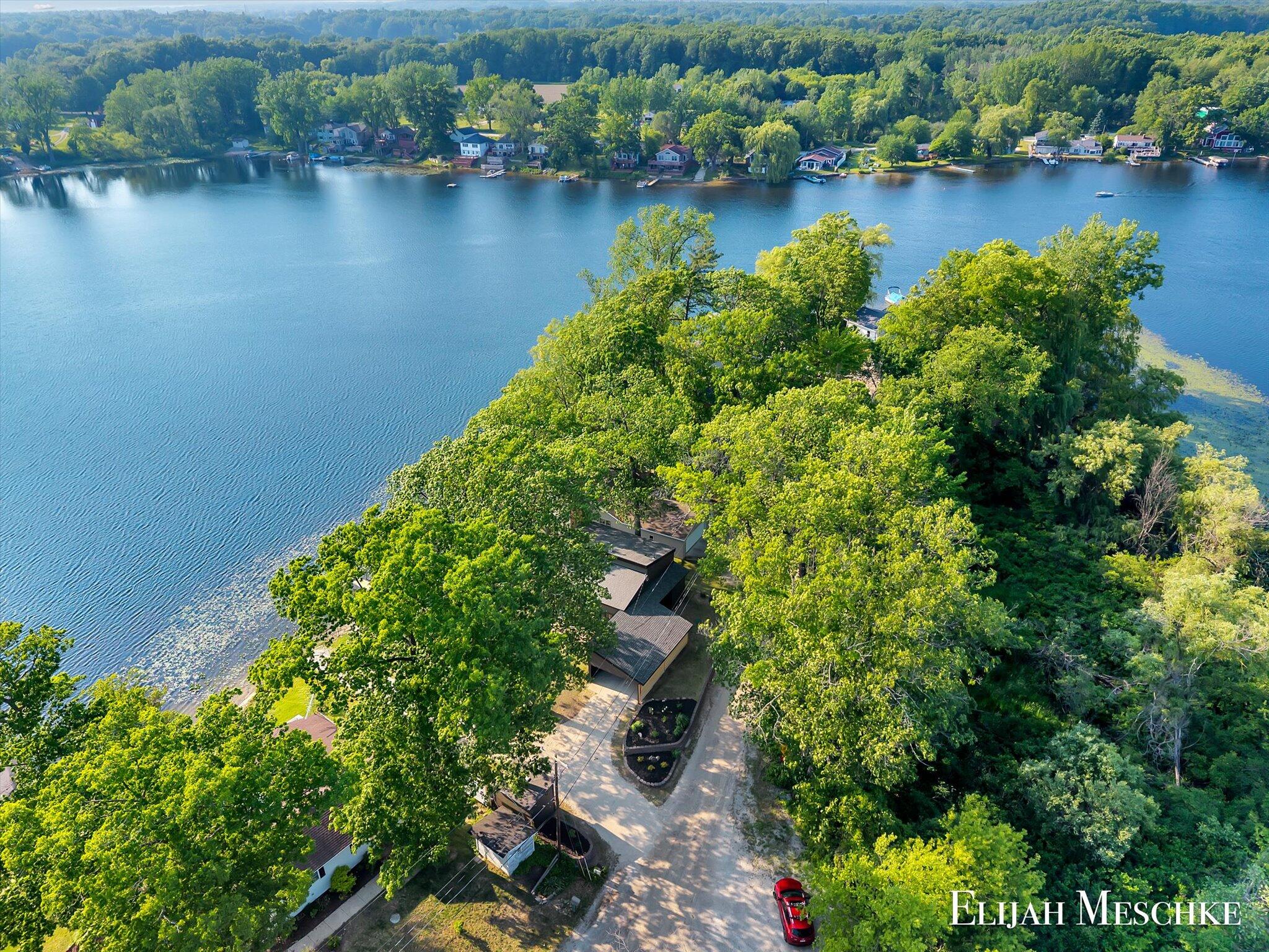 10463 Poplar Drive NE