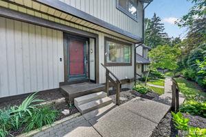 515 Carberry Hill