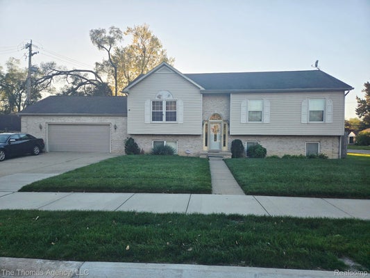 9435 W PARKWAY ST, REDFORD, MI 48239 - Image 5aae162e192bcf52f253ab7ea034fa85/773196556