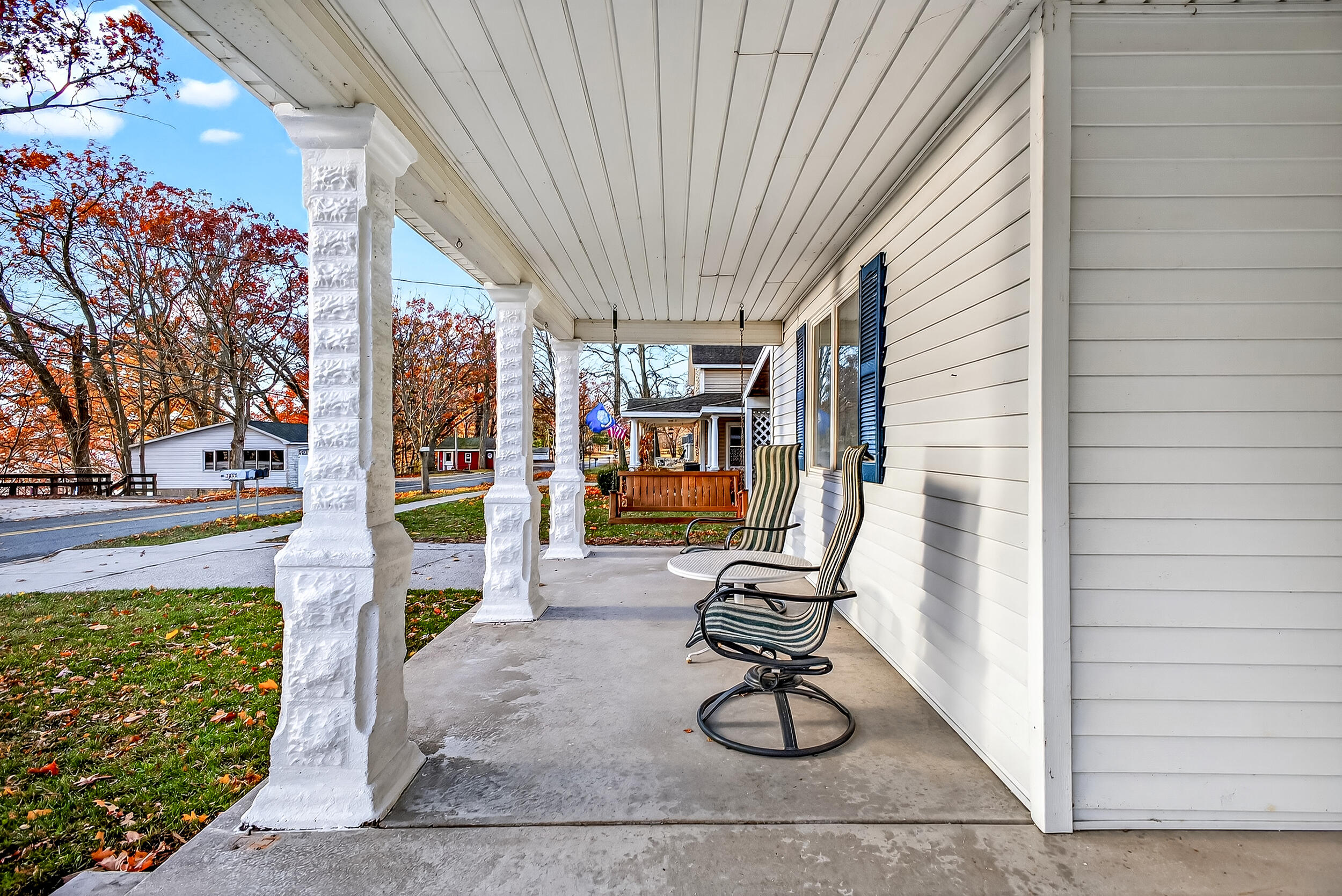 7823 Old Channel Trail