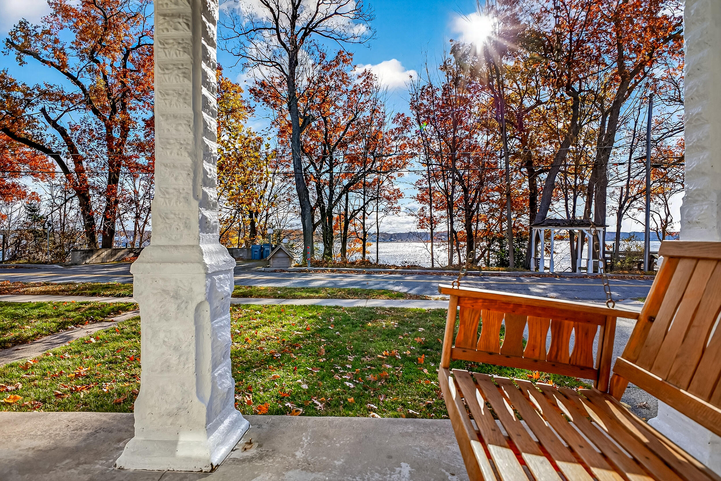 7823 Old Channel Trail