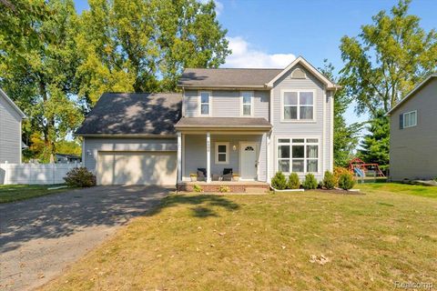6600 Doyon Drive S Waterford Charter Township MI 48327